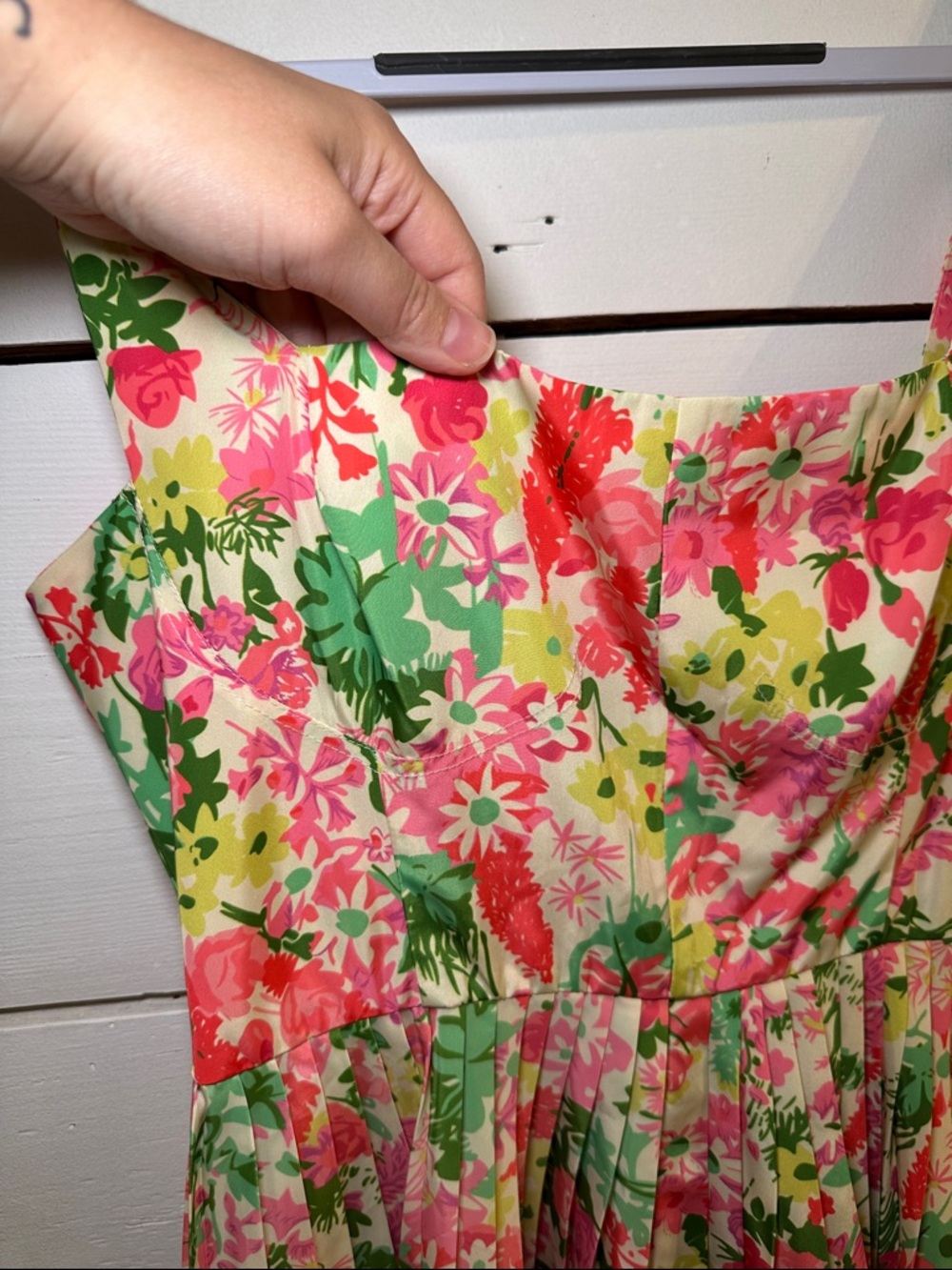 Tuckernuck Fiora Floral Pleat Dress - Picture 2 of 12
